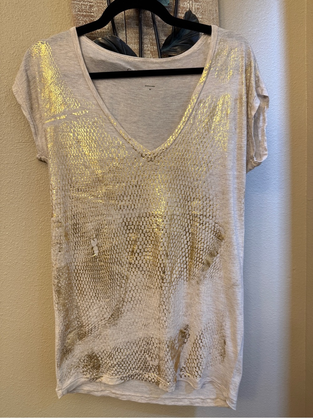 Calvin Klein Jeans Viscose Metallic Gold Foil V-Neck Tee Womens M